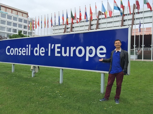 学生最喜爱的老师+麻豆视频
+曹健横版照片